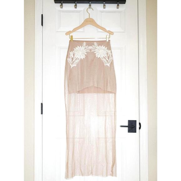 For Love & Lemons - Balmy Nights High Waist Skirt in Mesh Nude & White / Size S - Picture 2 of 5